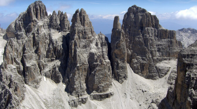 In edicola MERIDIANI MONTAGNE “Campanile Basso e Val Rendena”